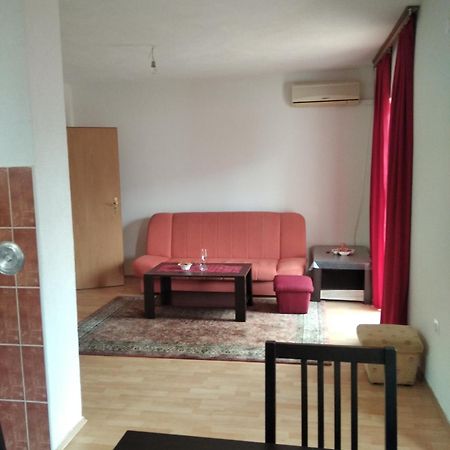 Apartman Asi Apartment Мостар Екстериор снимка